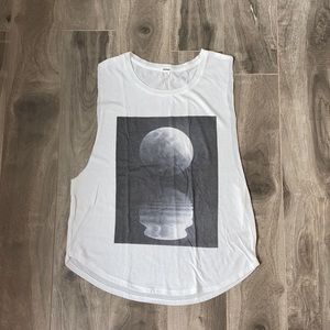 Womenโs Garage Moon tank top